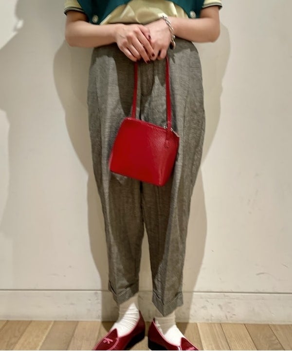葛岡 七海さんの「BEAMS WOMEN｜BEAMS BOY/ チェック ワンプリーツ テーパードパンツ」を使ったコーディネート