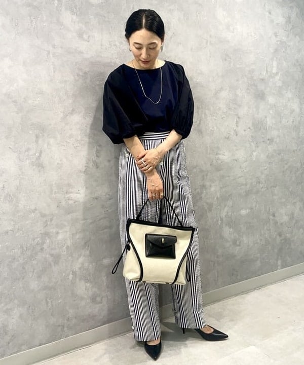 越智 里美さんの「BEAMS WOMEN｜PELLICO / スムースパンプス」を使ったコーディネート
