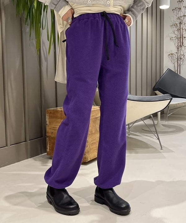 ミナミマリコさんの「BEAMS WOMEN｜Blundstone / LOW CUT」を使ったコーディネート