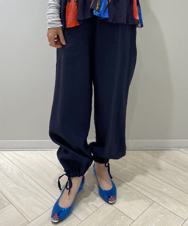丸山 真菜美さんの「BEAMS WOMEN｜Ray BEAMS / パイプ フープ ピアス」を使ったコーディネート
