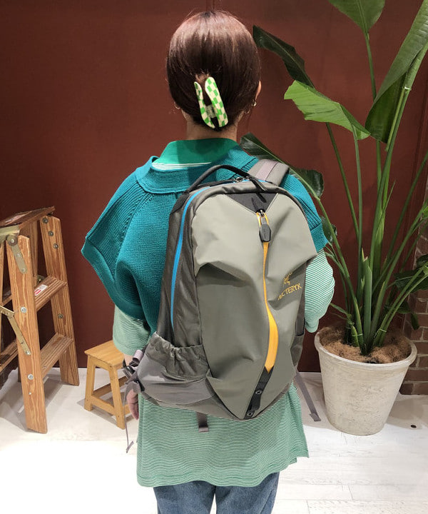 イシイ サオリさんの「BEAMS WOMEN｜BEAMS BOY / リブ ビッグ モックネック ショートスリーブ Tシャツ」を使ったコーディネート