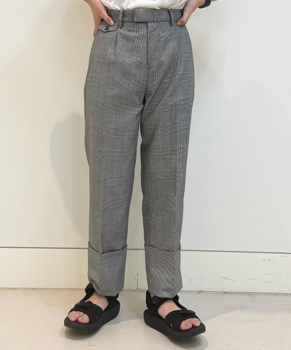 ハルカワエさんの「BEAMS WOMEN｜MBT / KISUMU CLASSIC」を使ったコーディネート