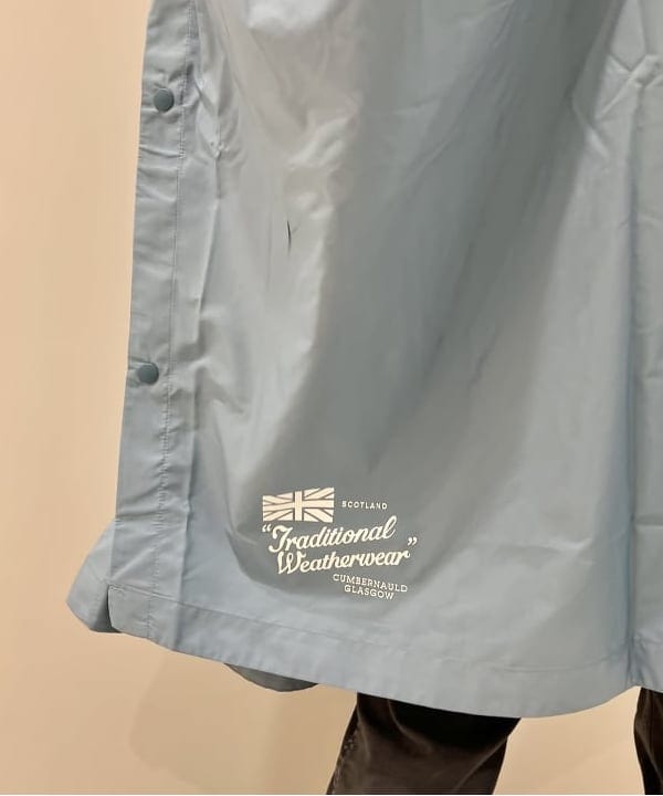 大川 美咲さんの「BEAMS WOMEN｜Traditional Weatherwear / バンブー ビニール傘」を使ったコーディネート