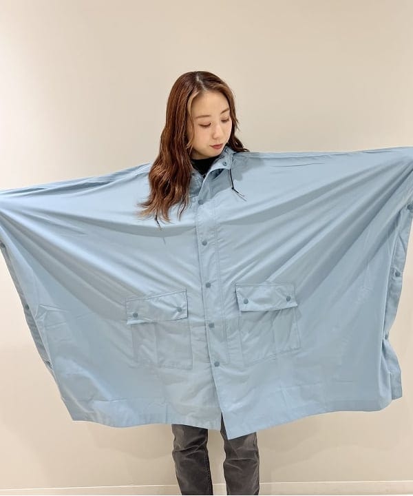 大川 美咲さんの「BEAMS WOMEN｜Traditional Weatherwear / バンブー ビニール傘」を使ったコーディネート