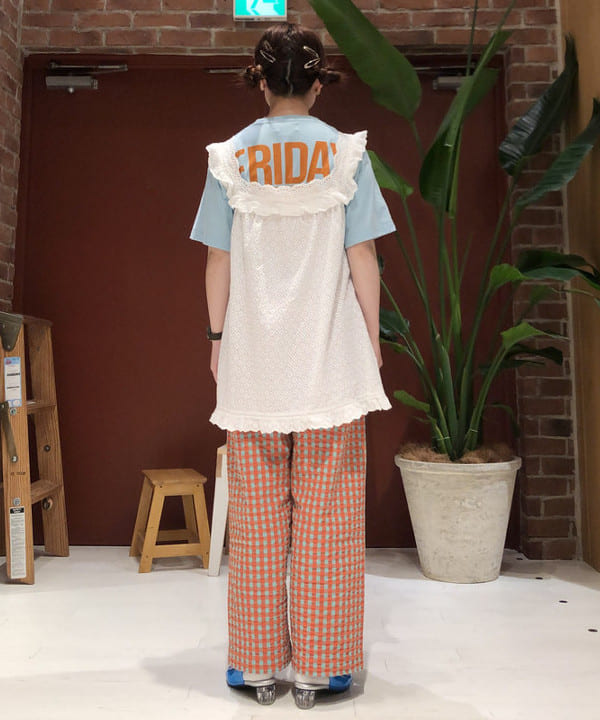 イシイ サオリさんの「BEAMS WOMEN｜BEAMS BOY / カットワーク ノースリーブ ブラウス」を使ったコーディネート