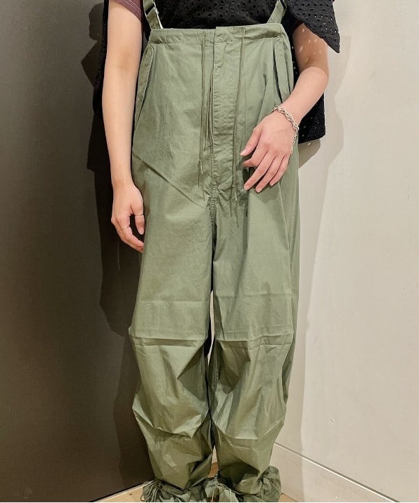 葛岡 七海さんの「BEAMS WOMEN｜BEAMS BOY / US ARMY オーバー パンツ」を使ったコーディネート