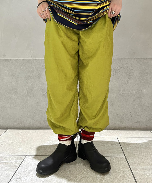 カスタニ モモノさんの「BEAMS WOMEN｜Blundstone / LOW CUT」を使ったコーディネート