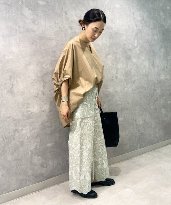 越智 里美さんの「BEAMS WOMEN｜YOUNG&OLSEN / レザートートバッグ M」を使ったコーディネート