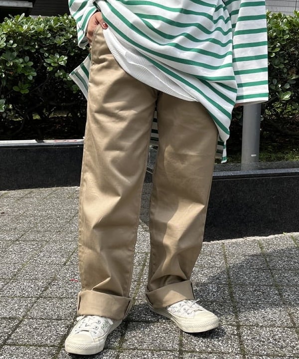 るーたまさんの「BEAMS WOMEN｜BUZZ RICKSON'S × BEAMS BOY / チノパンツ」を使ったコーディネート