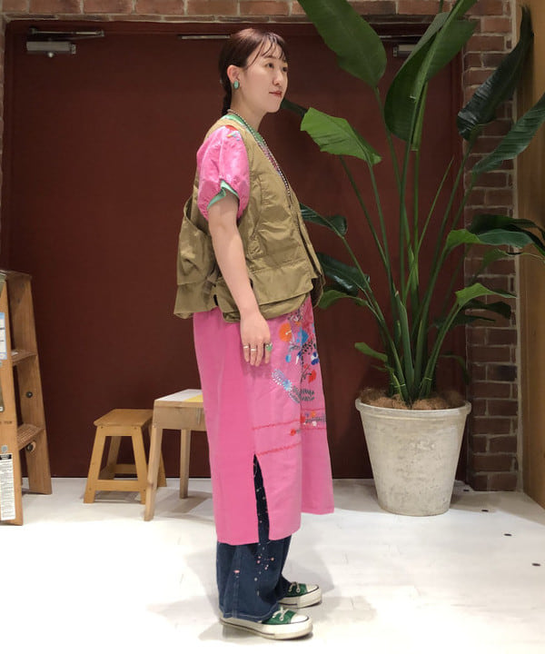 イシイ サオリさんの「BEAMS WOMEN｜BEAMS BOY / ビッグ フィッシングベスト」を使ったコーディネート