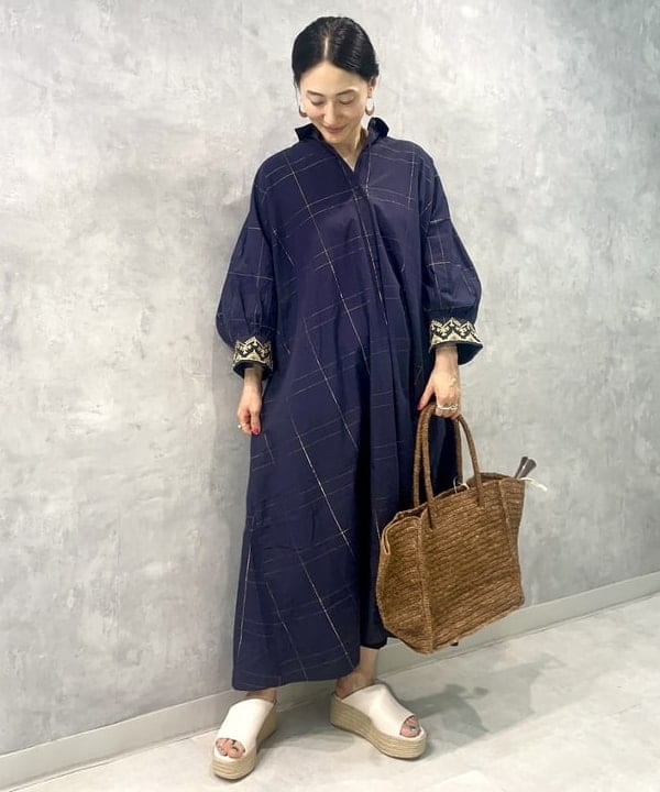 越智 里美さんの「BEAMS WOMEN｜BONBON STORE / レース 日傘」を使ったコーディネート