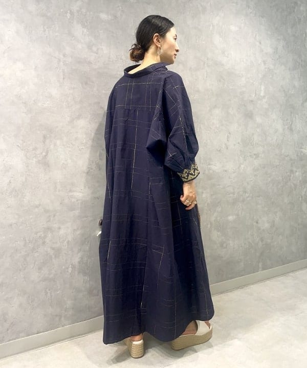 越智 里美さんの「BEAMS WOMEN｜BONBON STORE / レース 日傘」を使ったコーディネート