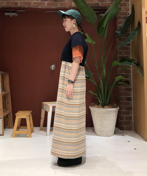 イシイ サオリさんの「BEAMS WOMEN｜BEAMS BOY / マルチボーダー キャミソール ワンピース 22SS」を使ったコーディネート