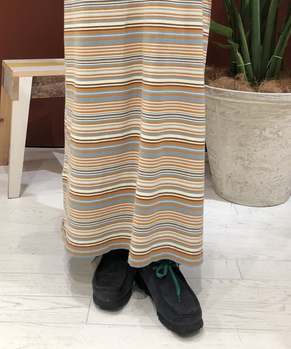 イシイ サオリさんの「BEAMS WOMEN｜BEAMS BOY / マルチボーダー キャミソール ワンピース 22SS」を使ったコーディネート