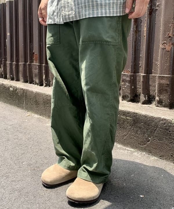 戸次 裕星さんの「BEAMS WOMEN｜BEAMS PLUS / ミリタリー ユーティリティ トラウザーズ」を使ったコーディネート