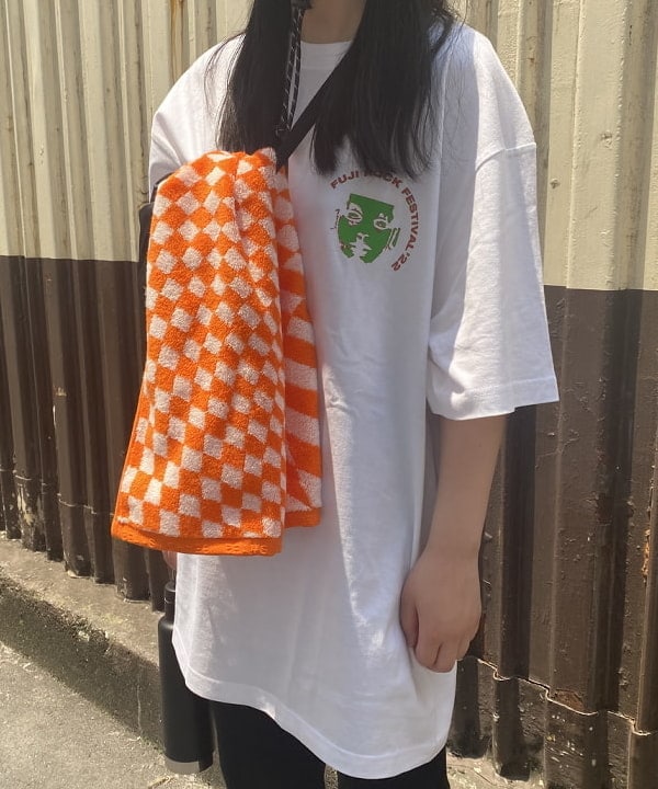 鈴木 悠里さんの「BEAMS WOMEN｜」を使ったコーディネート