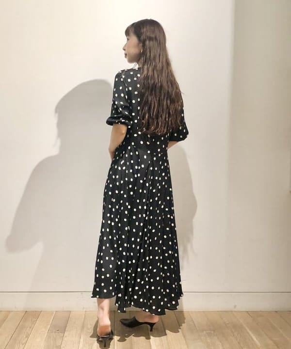 佐藤 美樹さんの「BEAMS WOMEN｜GIANNI CHIARINI / ALIFA レザーショルダーバッグ S」を使ったコーディネート
