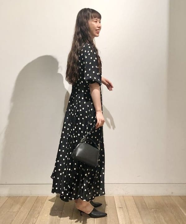 佐藤 美樹さんの「BEAMS WOMEN｜GIANNI CHIARINI / ALIFA レザーショルダーバッグ S」を使ったコーディネート