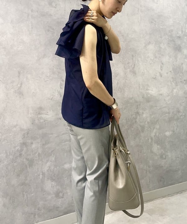 越智 里美さんの「BEAMS WOMEN｜Demi-Luxe BEAMS / ダブルパール イヤリング」を使ったコーディネート