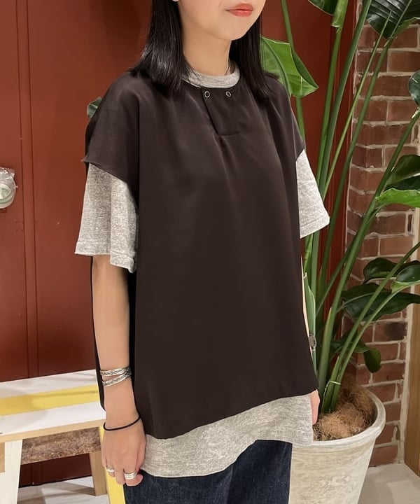 ミナミマリコさんの「BEAMS WOMEN｜WAREHOUSE & CO. / 別注 ステンシル13 Tシャツ」を使ったコーディネート