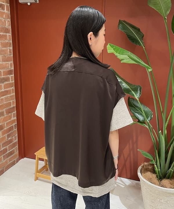 ミナミマリコさんの「BEAMS WOMEN｜WAREHOUSE & CO. / 別注 ステンシル13 Tシャツ」を使ったコーディネート