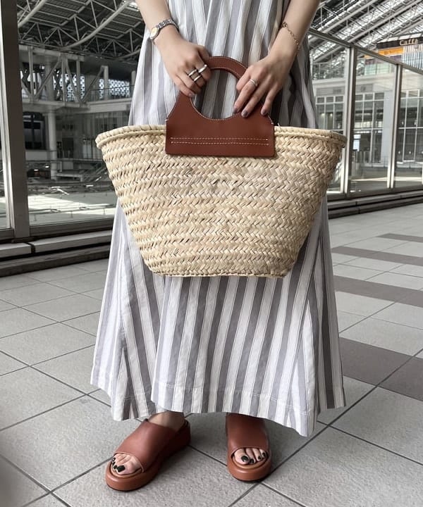 蒲原 捺美さんの「BEAMS WOMEN｜Demi-Luxe BEAMS / コットンリネン ワンピース」を使ったコーディネート