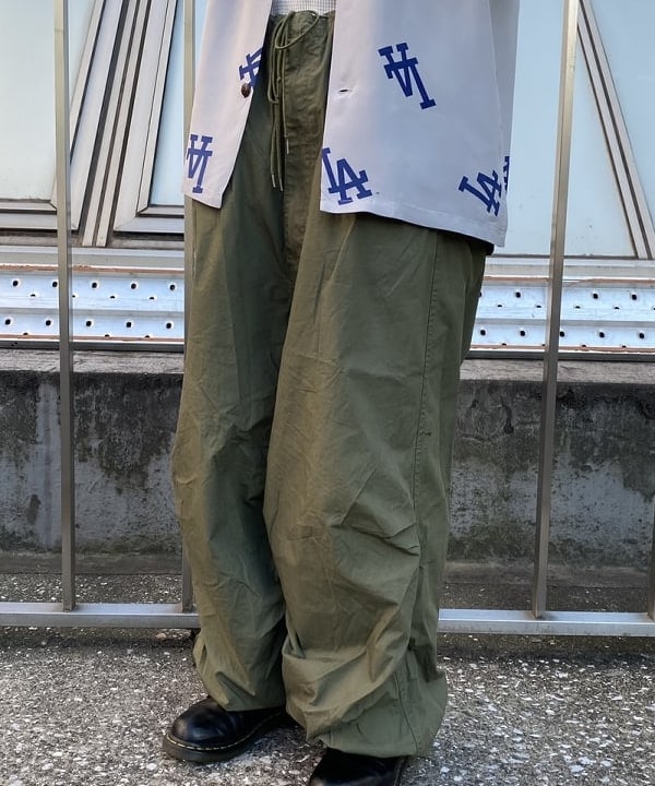 鈴木 悠里さんの「BEAMS WOMEN｜BEAMS BOY / US ARMY オーバー パンツ」を使ったコーディネート