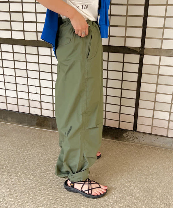 朱華さんの「BEAMS WOMEN｜WAREHOUSE & CO. / 別注 ステンシル13 Tシャツ」を使ったコーディネート