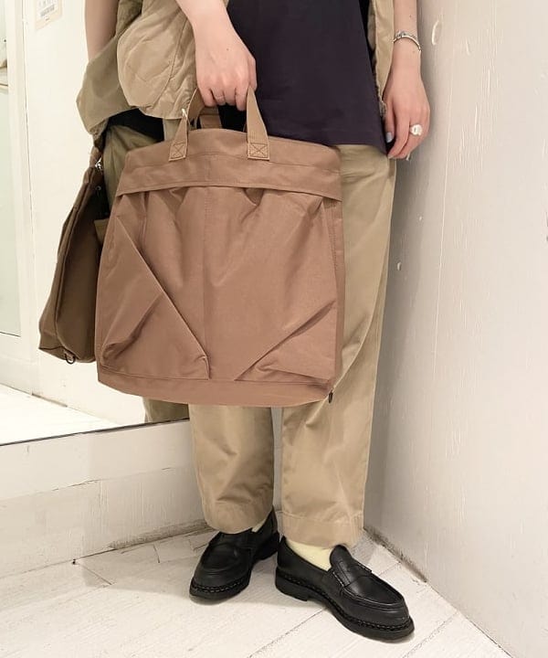クロサワさんの「BEAMS WOMEN｜【別注】BUZZ RICKSON'S / チノパンツ」を使ったコーディネート