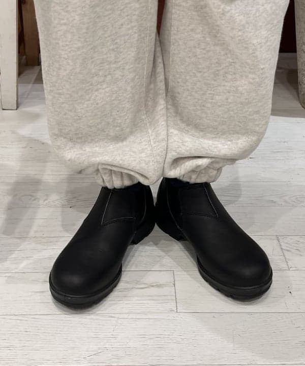 ミナミマリコさんの「BEAMS WOMEN｜Blundstone / LOW CUT」を使ったコーディネート
