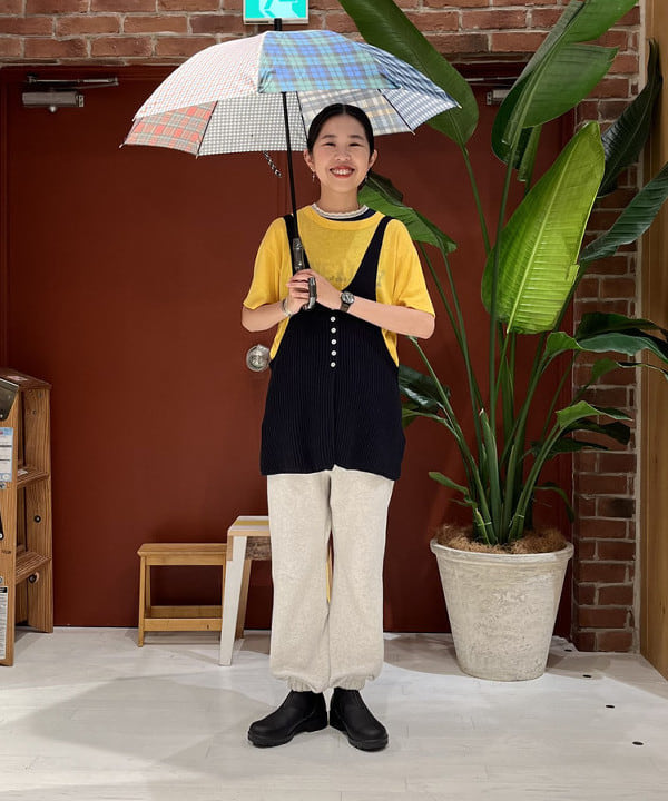 ミナミマリコさんの「BEAMS WOMEN｜Blundstone / LOW CUT」を使ったコーディネート