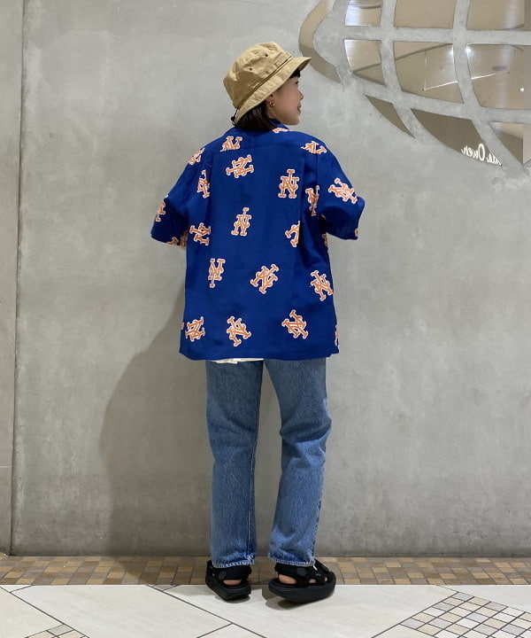 大田 麗未さんの「BEAMS WOMEN｜MBT / KISUMU CLASSIC」を使ったコーディネート