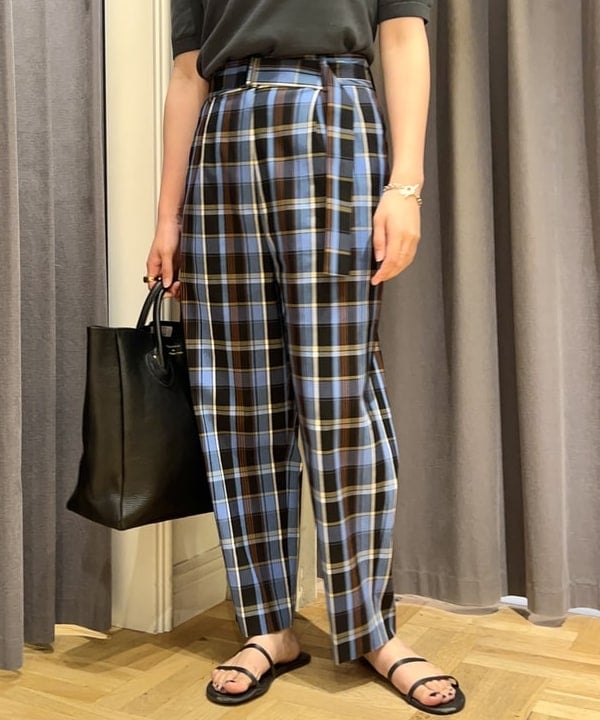 篠崎 香月さんの「BEAMS WOMEN｜YOUNG&OLSEN / レザートートバッグ M」を使ったコーディネート