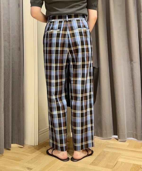 篠崎 香月さんの「BEAMS WOMEN｜YOUNG&OLSEN / レザートートバッグ M」を使ったコーディネート