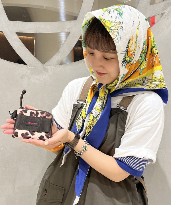 るーたまさんの「BEAMS WOMEN｜BRIEFING / 別注 LEOPARD COIN PURCE」を使ったコーディネート