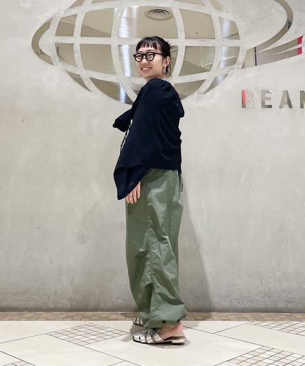 ハルキ　モモナさんの「BEAMS WOMEN｜BEAMS BOY / US ARMY オーバー パンツ」を使ったコーディネート