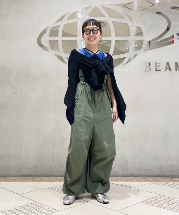 ハルキ　モモナさんの「BEAMS WOMEN｜BEAMS BOY / US ARMY オーバー パンツ」を使ったコーディネート