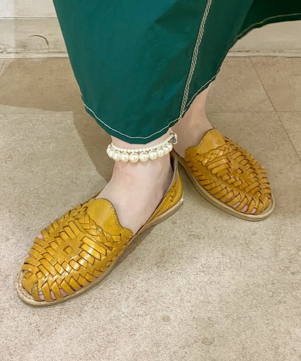 吉野 多恵さんの「BEAMS WOMEN｜BEAMS BOY / 樹脂 パール ロング ネックレス」を使ったコーディネート