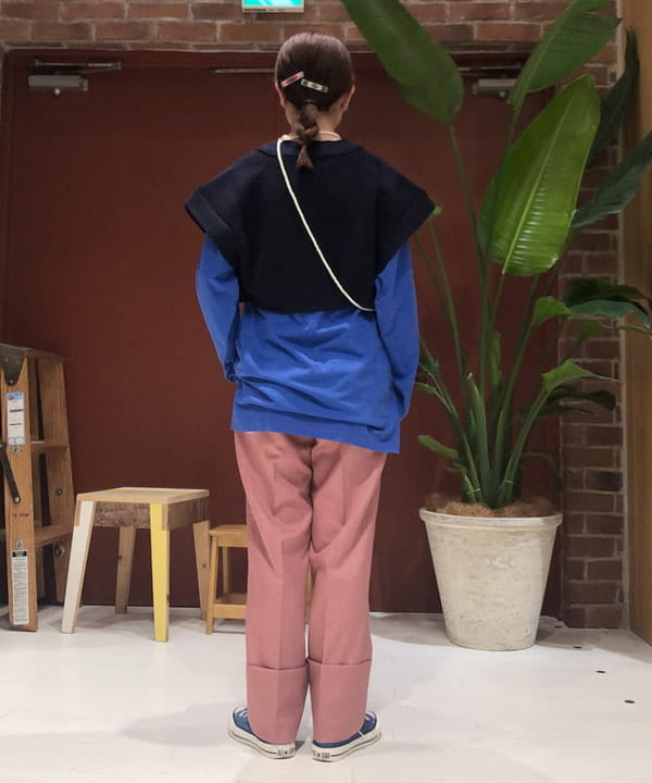 イシイ サオリさんの「BEAMS WOMEN｜BEAMS BOY / 樹脂 パール ロング ネックレス」を使ったコーディネート