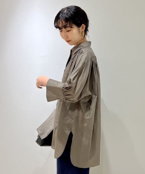 中丸　栞さんの「BEAMS WOMEN｜GIANNI CHIARINI / ALIFA レザーショルダーバッグ S」を使ったコーディネート