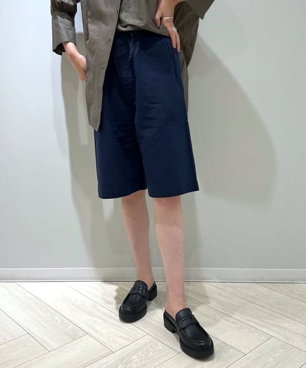 中丸　栞さんの「BEAMS WOMEN｜GIANNI CHIARINI / ALIFA レザーショルダーバッグ S」を使ったコーディネート