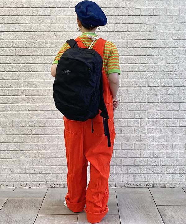 吉野 多恵さんの「BEAMS WOMEN｜BEAMS BOY / 樹脂 パール ロング ネックレス」を使ったコーディネート