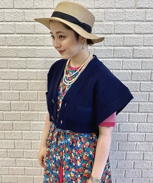 吉野 多恵さんの「BEAMS WOMEN｜BEAMS BOY / 樹脂 パール ロング ネックレス」を使ったコーディネート