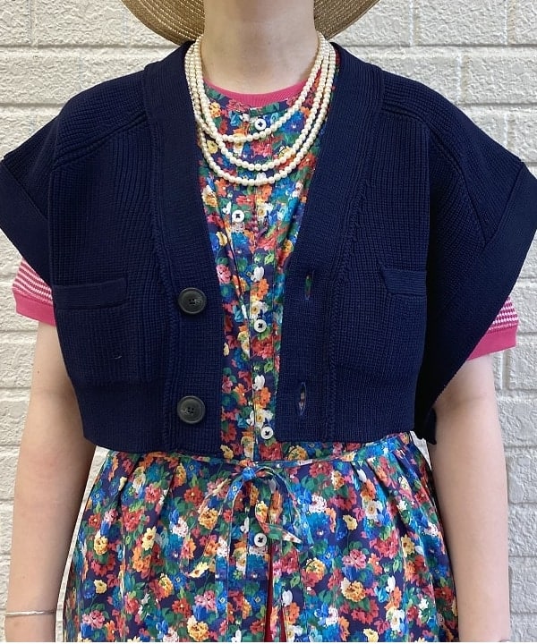 吉野 多恵さんの「BEAMS WOMEN｜BEAMS BOY / 樹脂 パール ロング ネックレス」を使ったコーディネート