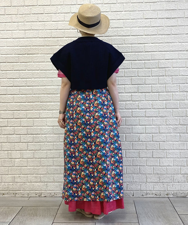 吉野 多恵さんの「BEAMS WOMEN｜BEAMS BOY / 樹脂 パール ロング ネックレス」を使ったコーディネート