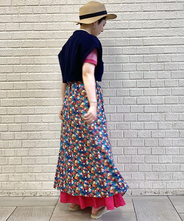 吉野 多恵さんの「BEAMS WOMEN｜BEAMS BOY / 樹脂 パール ロング ネックレス」を使ったコーディネート