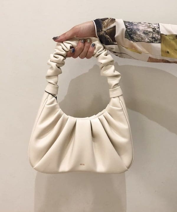 福岡 千晃さんの「BEAMS WOMEN｜JW PEI / Gabbi Bag」を使ったコーディネート
