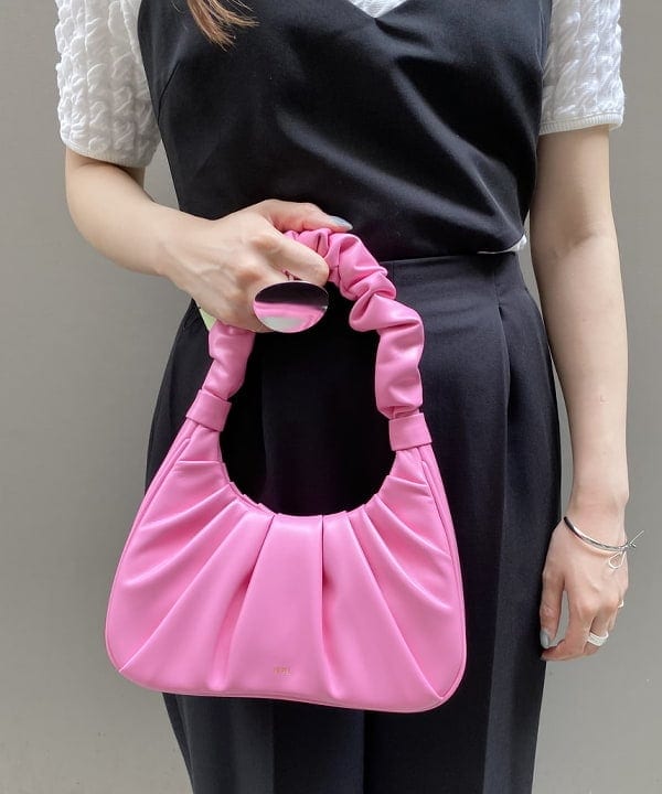 庭野 優紀さんの「BEAMS WOMEN｜JW PEI / Gabbi Bag」を使ったコーディネート