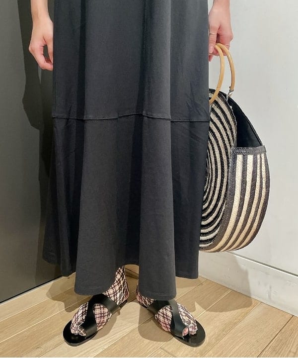 葛岡 七海さんの「BEAMS WOMEN｜ATP atelier × Demi-Luxe BEAMS / 別注 ROMA フラットサンダル」を使ったコーディネート