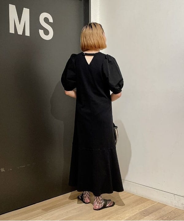 葛岡 七海さんの「BEAMS WOMEN｜ATP atelier × Demi-Luxe BEAMS / 別注 ROMA フラットサンダル」を使ったコーディネート